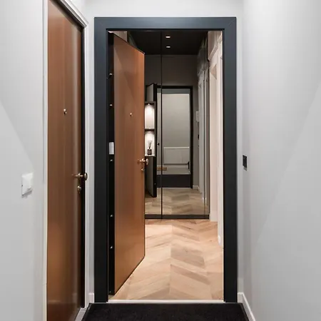 Luxury Apartment Con Free Park Triest Exterior foto